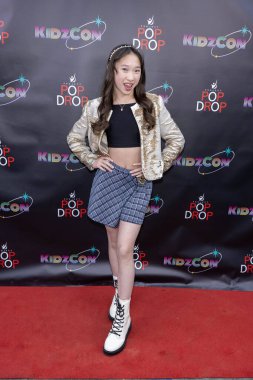 Aktris Reagan To, James Harden, Rolling Green Arts District, Los Angeles, CA, 11 Ekim 2024 'te Kidzcon Yardım Projesi' ni sunar.