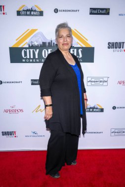 Yazar / Yönetmen Bunnie Rivera, 13 Ekim 2024 'te Harmony Gold Theater, Los Angeles' ta Melek Kadın Film Festivali ve Ödülleri 'ne katıldı.