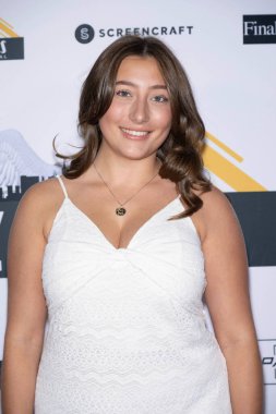 Yazar / Yönetmen Maya Oster, 13 Ekim 2024 'te Harmony Gold Theater, Los Angeles' ta Melek Kadın Film Festivali ve Ödülleri 'ne katıldı.