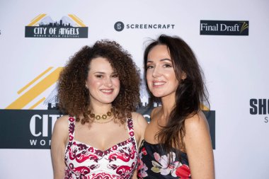 Yapımcı / Oyuncu Larissa Bonaci, Senarist Rachel Walsh-Williams Harmony Gold Theater, Los Angeles, CA, 13 Ekim 2024 'te Melek Kadın Film Festivali ve Ödülleri' ne katıldı.