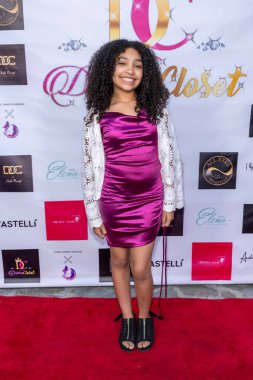 Aktris / Şarkıcı Ayla Rae, Hilton, Los Angeles, CA, 19 Ekim 2024 'te Drisha' nın Çift Ağaç 'taki Dolap Çatı Açılış Partisi' ne katıldı.