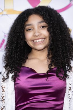 Aktris / Şarkıcı Ayla Rae, Hilton, Los Angeles, CA, 19 Ekim 2024 'te Drisha' nın Çift Ağaç 'taki Dolap Çatı Açılış Partisi' ne katıldı.