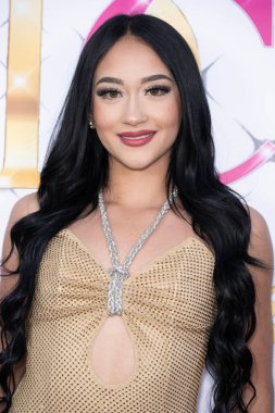 Model Valeria Ayala, Hilton, Los Angeles 'ın DoubleTree' deki Drisha 'nın Dolap Çatı Açılış Partisi' ne katılıyor.