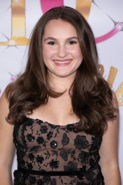 Model Grace Rutherford, Hilton, Los Angeles, CA, 19 Ekim 2024 'te DoubleTree' deki Drisha 'nın Dolap Çatı Açılış Partisi' ne katılıyor.