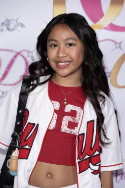 Dansçı Rylin Clemente, Hilton, Los Angeles, CA, 19 Ekim 2024 'te DoubleTree' deki Drisha 'nın Dolap Çatı Açılış Partisi' ne katılıyor.