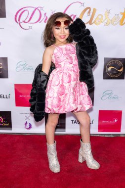 Model Lyla Marulanda, Hilton, Los Angeles, CA, 19 Ekim 2024 'te DoubleTree' deki Drisha 'nın Dolap Çatı Açılış Partisi' ne katılıyor.