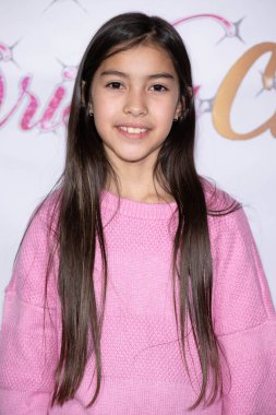 Aktris / Model Kareena Mattu, Hilton, Los Angeles, CA, 19 Ekim 2024 'te Drisha' nın Los Angeles 'taki Çift Ağaç' taki Dolap Çatı Açılış Partisi 'ne katıldı.