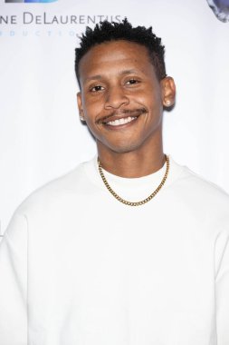 Aktör Gordon James Jr. 13 Kasım 2024 'te Los Angeles Güzel Sanatlar Tiyatrosu' ndaki Noel Zinciri 'ne katıldı.