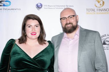 Yazar Timothy Mallon ve eşi Megan 13 Kasım 2024 'te Los Angeles Güzel Sanatlar Tiyatrosu' ndaki Noel Zinciri 'ne katıldılar.