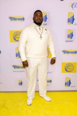 Yapımcı Robert Jones, Monique Woolley Vakfı 'nın 4. Geleneksel Bağış Galası' na katılıyor.