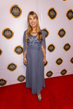 Yönetmen Julia Verdin, 20 Kasım 2024 'te AVALON Hollywood ve Bardot Medya Ödülleri' nde The Hollywood Music in Media Awards 'a katıldı.