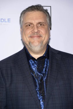 Yapımcı John Przybylinski, Trick Candle Productions 'a katılıyor. Los Angeles Premiere' Dark Night of the Soul 'ı sunar. Harmony Gold Theater, Los Angeles, CA, 2 Aralık 2024