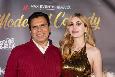 Yapımcı Max Soto-Jacques, Şair Vanessa Matic Max Etkinlikleri 'ne katıldı. 2024 Komedi Noel Özel Modeli, Özel Konut, Los Angeles, CA, 13 Aralık 2024