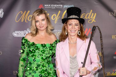 Aktris / Komedyen Eugenia Kuzmina, Aktris / Yazar Leslie Zemeckis Max Etkinlikleri 'ne katılıyor Komedi Noel Özel Modelleri, Özel konut, Los Angeles, CA, 13 Aralık 2024