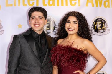 Yapımcı / söz yazarı Gabe Batiz, Şarkıcı Love Lily 18 Ocak 2025 'te El Portal Theatre, Los Angeles' ta düzenlenen 9.