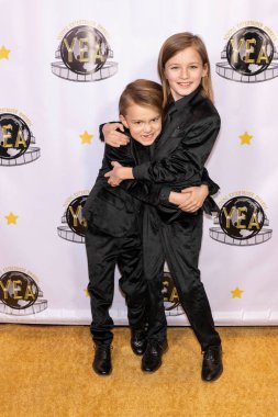 Aktör Daven Saraf, Aktör Ranen Navat 18 Ocak 2025 'te El Portal Tiyatrosu' nda düzenlenen 9.