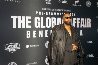 Şarkıcı / söz yazarı Kenyon Dixon Gravitas Beverly Hills, Los Angeles, CA, 1 Şubat 2025 'te Gravitas' ta Grammy öncesi yardım galasına katılıyor.