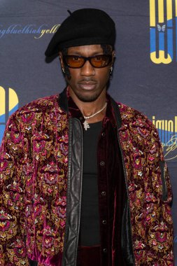 Grammy adayı söz yazarı 4REST, Los Angeles, CA, 15 Şubat 2025 XO Şölen Salonu 'ndaki Monique Woolley Foundation WFBTY (When Feeling Blue, Think Yellow) açılış törenine katılır.