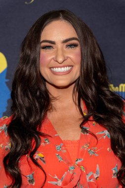 Aktris Heather Frances Valente, 15 Şubat 2025 'te Los Angeles, Los Angeles' ta bulunan XO Şölen Salonu 'ndaki Büyükelçilerin açılış törenine katıldı.