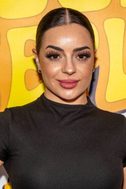 Hugh Peeple Dansçısı Ani Ray, Hugh Peeple ve Travis White 'ın katıldığı Ziggy Oteli, Los Angeles, CA, 22 Şubat 2025