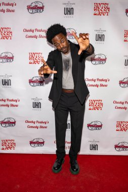 Komedyen Willie Macc, 10 Mart 2025 'te Hotel Ziggy, Los Angeles' ta Christine Peake 'in Arsız Peakey' in Komedi Gösterisine katıldı.