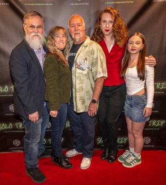 Ses Tasarımcısı Scott Jennings, Stefanie Grant, David Grant, Preston Grant, Kiana Grant, Los Angeles Güzel Sanatlar Tiyatrosu 'nda' Solo Trip 'filminin Los Angeles prömiyerine katıldı.