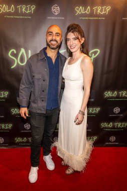 Sean Hamidi, Yapımcı / Yönetmen / Aktör Madeline Blue, Los Angeles Güzel Sanatlar Tiyatrosu 'nda' Solo Trip 'filminin Los Angeles prömiyerine katıldı.