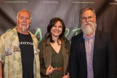 David Grant, Sound F / X Ayla M Charness, Sound Designer Scott Jennings, Los Angeles Güzel Sanatlar Tiyatrosu 'nda' Solo Trip 'filminin Los Angeles prömiyerine katıldı.