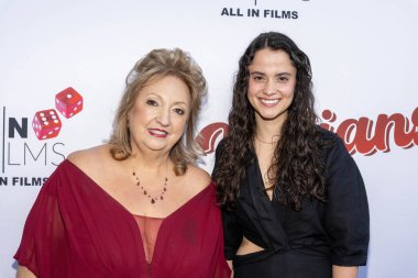 Yönetmen / Oyuncu Michelle Danner, Natalia Marquez 10 Nisan 2025 'te Harmony Gold Theatre, Los Angeles' taki Los Angeles Premiere 'e katıldı.