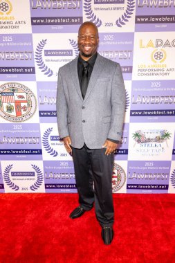 Yazar / Yapımcı / Yönetmen Karlton T. Clay, 2 Mayıs 2025 'te Barnsdall Galeri Tiyatrosu' nda 16. Los Angeles Web Serisi Festivali Ödül Töreni 'ne (LA Webfest) katıldı.
