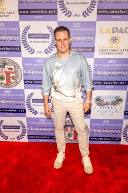 Aktör / Yönetmen Alex Feldman, Los Angeles Galeri Tiyatrosu 'nda 16. Los Angeles Web Serisi Festivali Ödül Töreni' ne (LA Webfest) katıldı.