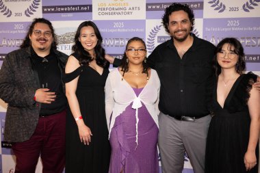 Yaratıcı Yönetmen Adam Gonzales, Sound Tech Emily Corona, Sanatçı Tanlynn Morgan, Oyuncu Üyesi Jesse Espinoza, Ses Tasarımcısı Kim Tsuyuki Barnsdall Galeri Tiyatrosu 'nda 16.