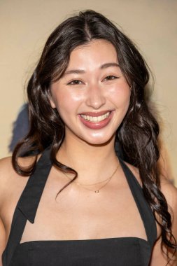 Aktris Hana Hyde, 8 Mayıs 2025 Regal Cinemas LA Live, Los Angeles, CA 'de Los Angeles' Off the LINE 'ın galasına katıldı.