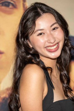 Aktris Hana Hyde, 8 Mayıs 2025 Regal Cinemas LA Live, Los Angeles, CA 'de Los Angeles' Off the LINE 'ın galasına katıldı.