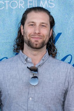Yapımcı Thomas Pettinelli, 29 Mayıs 2025 'te Laemmle Royal, Los Angeles, CA' da 