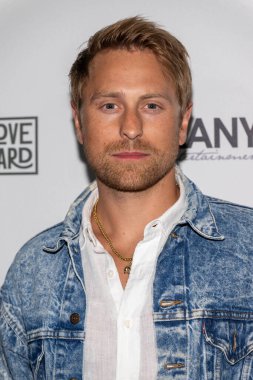 Aktör Eric Nelsen, 5 Haziran 2025 'te Los Angeles Özel Konutu' nda LANY Entertainment Summer Mixer 'a katıldı.