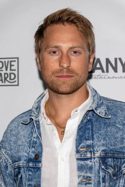 Aktör Eric Nelsen, 5 Haziran 2025 'te Los Angeles Özel Konutu' nda LANY Entertainment Summer Mixer 'a katıldı.