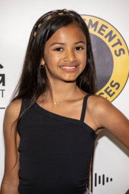 Aktris Noki Amora, Key Elements PR ve KEMG Entertainment sunumuna katılıyor. 2025 Retro Paten ve Sırt Çantası Drive Moonlight Rollerway, Los Angeles, CA, 18 Haziran 2025