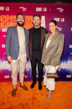 Yönetmen / Yazar Andrew Gans ve konukları 2025 DWF World Premiere Documentary 'Voices: The Danny Gans Story' TCL Çin Tiyatrosu, Los Angeles, CA, 20 Haziran 2025