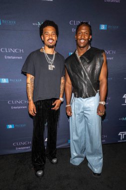 Müzik sanatçısı Ronte, NFL 'in tutucusu Ray Ray McCloud III, 15 Temmuz 2025' te Sunset Room Hollywood, Los Angeles 'ta Eaton Yangını kurbanlarının yararına düzenlenen ön-ESPY Yardım Kutlamasına katıldı.