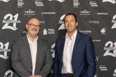 Yönetmen Nate Riedel, Yönetmen Chris Boyd, 17 Ağustos 2025 'te TCL Çin Tiyatrosu' nda düzenlenen 21.