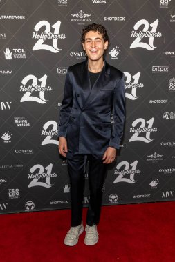 Aktör / Yazar David Mazouz, TCL Çin Tiyatrosu 'nda 21. Hollyshorts Film Festivali Oscar' a layık görüldü.