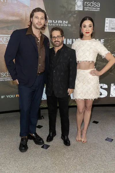 Aktör Zebedee Row, Yönetmen Matthew Michael Ross, Aktris Rachel Alig, 20 Ağustos 2025 'te Los Angeles Crescent Theater, Los Angeles' ta 