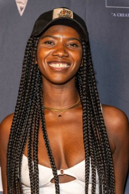 Gerçeklik Yıldızı Angela Deem, 23 Ağustos 2025 'te Los Angeles' taki Mas Mananitas restoranında Gerçeklik Kraliçesi için Şarkı Açıklama Etkinliğine ev sahipliği yapıyor.