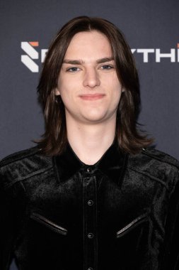 Aktör / Müzisyen Luke Judy Burbank, Los Angeles, CA, 31 Ağustos 2025 'teki Büyük Açılış' a katılıyor.