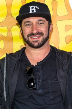 Aktör Aaron Wolf, 29 Eylül 2025 'te Los Angeles, Ziggy Oteli' nde canlı performans albümü tanıtımına katıldı.