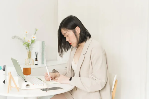 Asian Business Writer Woman Writing New Her Idea Book — Stock Photo, Image