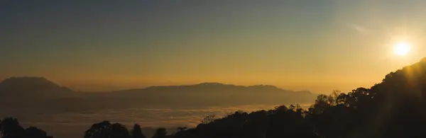 Travel People Activity Concept Twilight Sky Sunrise Mountain Fog Foreground — स्टॉक फ़ोटो, इमेज