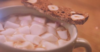 Noel kakaosunun üzerinde titreyen ışık lekelerinin canlandırması. Noel, kutlama ve dijital arayüz kavramı dijital olarak oluşturulmuş video.