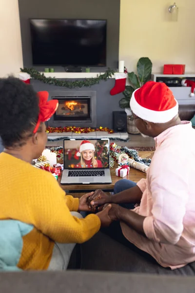 Couple Afro Américain Senior Ayant Appel Vidéo Noël Avec Une — Photo